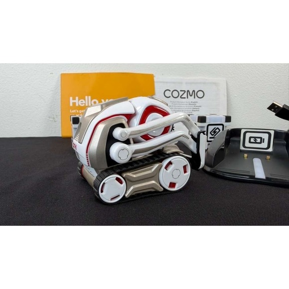 Anki Cozmo Robot Educational Toy 3 Cubes 1 Charger w/ Face Recognition Charger - Picture 4 of 15